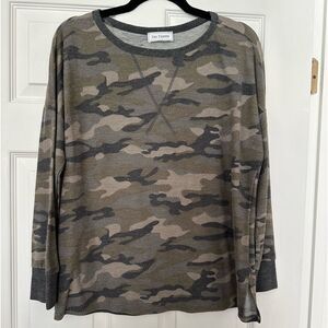 EUC- Ces Femme Camo Long Sleeve Knit Top
